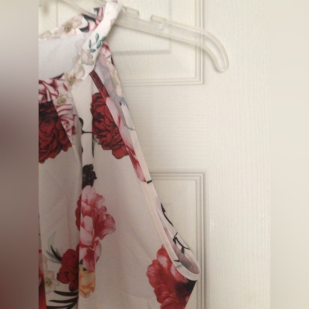 Floral Halter Top - Picture 4 of 7